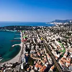 French Riviera: Seafront Apt&pool Near Monaco *
