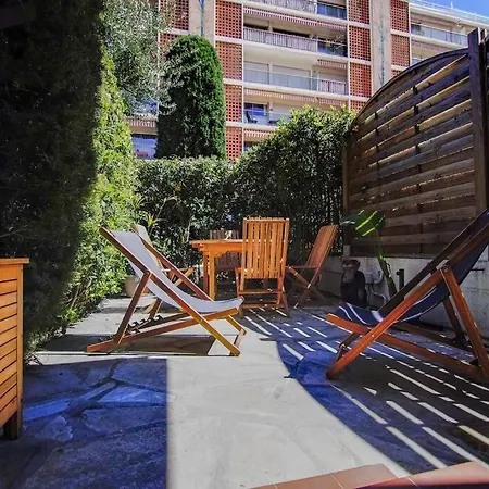 Apartamento French Riviera: Seafront Apt&pool Near Monaco Rocabruna