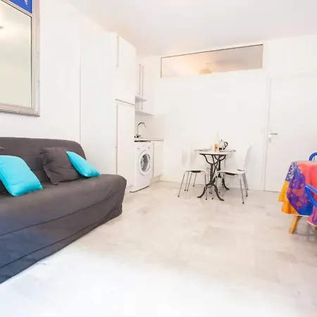 Apartment French Riviera: Seafront & Pool Near Monaco