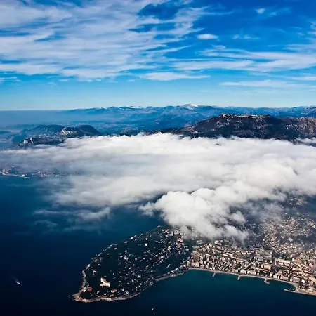 French Riviera: Seafront & Pool Near Monaco * Roquebrune-Cap-Martin