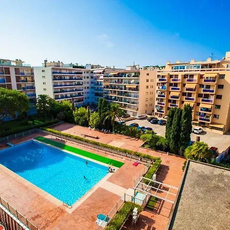 French Riviera: Seafront & Pool Near Monaco Lejlighed
