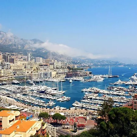 French Riviera: Seafront & Pool Near Monaco Lejlighed *